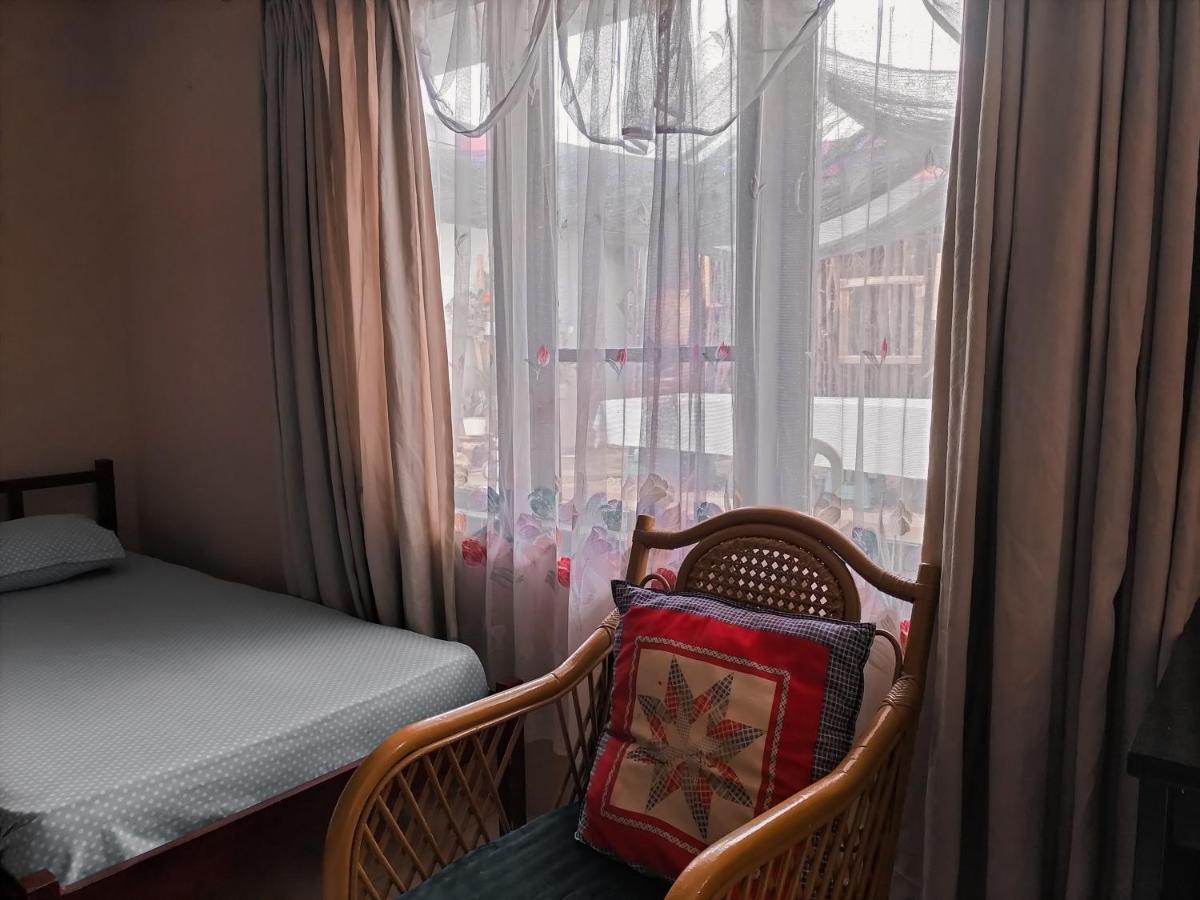 Brussels Homestay Kost Balige Exterior foto